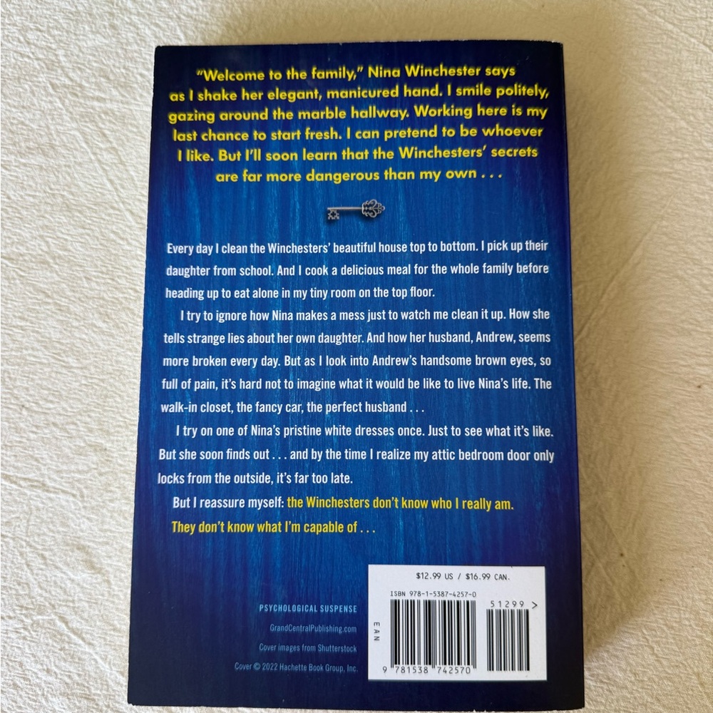 The Housemaid by Freida McFadden paperback - Picture 2 of 2